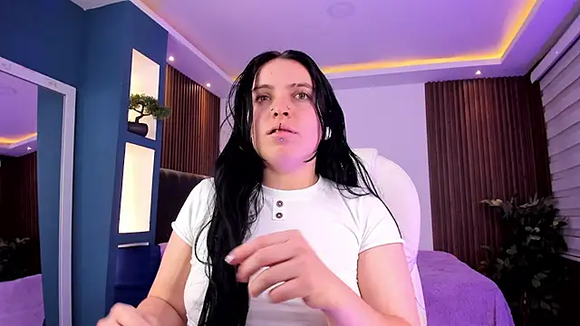 Snapshot of Lucy_Smith2 chatting on 01.29.25 Lucy Smith2 online show from 01.29.25