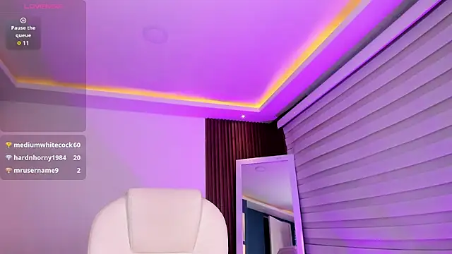 Snapshot of Lucy_Smith2 chatting on 03.01.25 Lucy Smith2 online show from 03.01.25