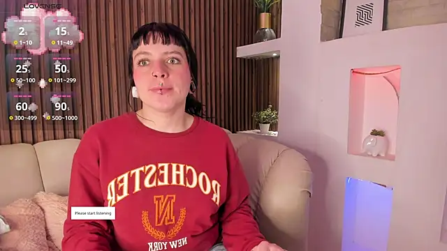 Snapshot of Lucy_Smith2 chatting on 09.15.25 Lucy Smith2 online show from 09.15.25