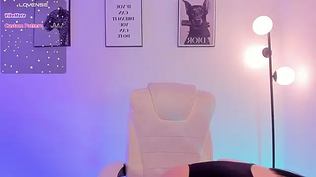 Emilyymilleer  online show from 02.09.26