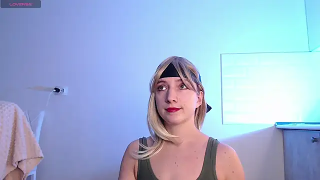 Eva Hailey  online show from 01.28.25