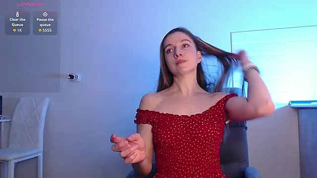 Eva Hailey  online show from 04.04.26