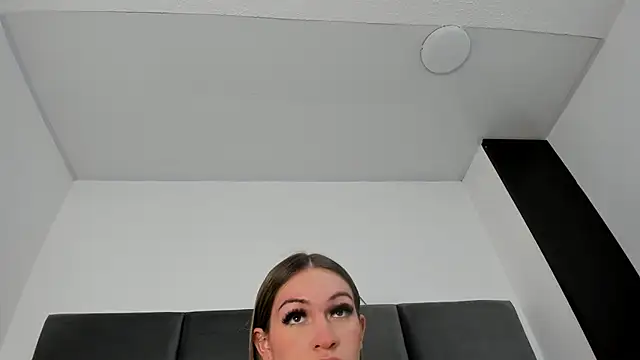 Snapshot of Lizz_Luna chatting on 10.11.25 Lizz Luna online show from 10.11.25