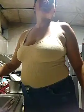 Snapshot of lupita_2023 chatting on 01.22.25 lupita 2023 online show from 01.22.25