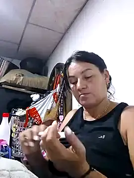 Snapshot of lupita_2023 chatting on 02.21.25 lupita 2023 online show from 02.21.25