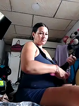 Snapshot of lupita_2023 chatting on 11.01.25 lupita 2023 online show from 11.01.25