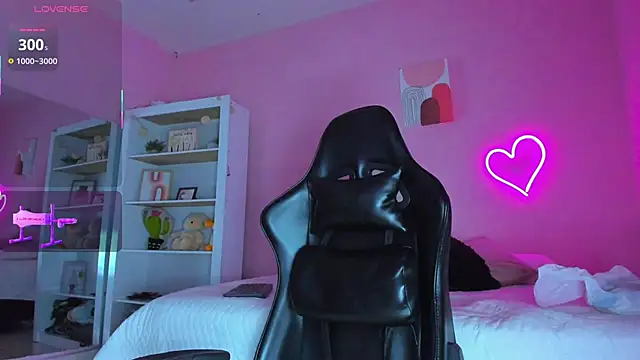 Ian Castillo  online show from 03.08.25