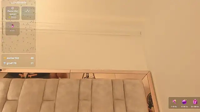 Oliviaa Evans online show from 10.30.25