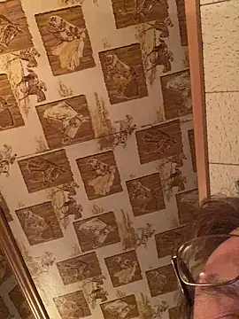 Snapshot of Tonybaloney1972 chatting on 12.16.24 Tonybaloney1972 online show from 12.16.24