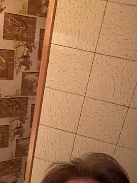 Snapshot of Tonybaloney1972 chatting on 12.17.24 Tonybaloney1972 online show from 12.17.24