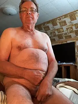 Snapshot of Tonybaloney1972 chatting on 10.06.25 Tonybaloney1972 online show from 10.06.25