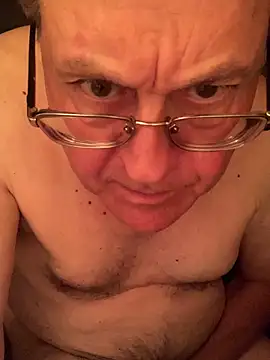 Snapshot of Tonybaloney1972 chatting on 10.08.25 Tonybaloney1972 online show from 10.08.25