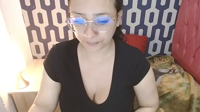 Snapshot of sarax_ximena chatting on 10.07.25 sarax ximena online show from 10.07.25