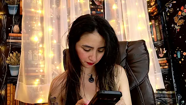 Snapshot of julietta___jackson chatting on 06.11.26 julietta jackson online show from 06.11.26