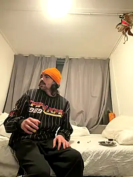 wolfwhite95 online show from 01.05.26