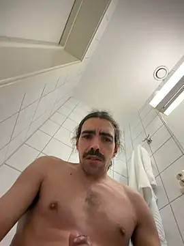 wolfwhite95 online show from 04.14.26