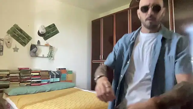 alessandromori91 online show from 04.19.26