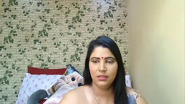 Snapshot of XIndianintimacy chatting on 04.22.26 XIndianintimacy online show from 04.22.26