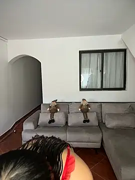 Snapshot of MollySanders___ chatting on 12.12.24 MollySanders online show from 12.12.24