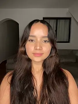 Snapshot of MollySanders___ chatting on 12.13.24 MollySanders online show from 12.13.24