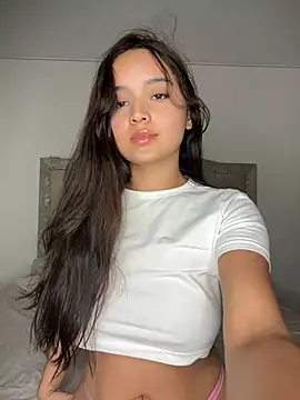 Snapshot of MollySanders___ chatting on 01.22.25 MollySanders online show from 01.22.25