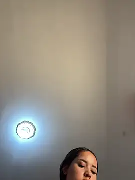 Snapshot of MollySanders___ chatting on 03.15.25 MollySanders online show from 03.15.25