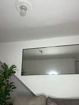 Snapshot of MollySanders___ chatting on 03.17.25 MollySanders online show from 03.17.25