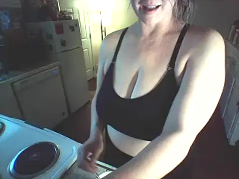 Snapshot of Big-Tits-McGee chatting on 03.04.25 Big-Tits-McGee online show from 03.04.25