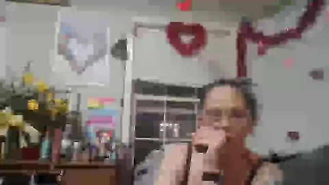 Snapshot of TopazVixen chatting on 02.22.25 TopazVixen online show from 02.22.25