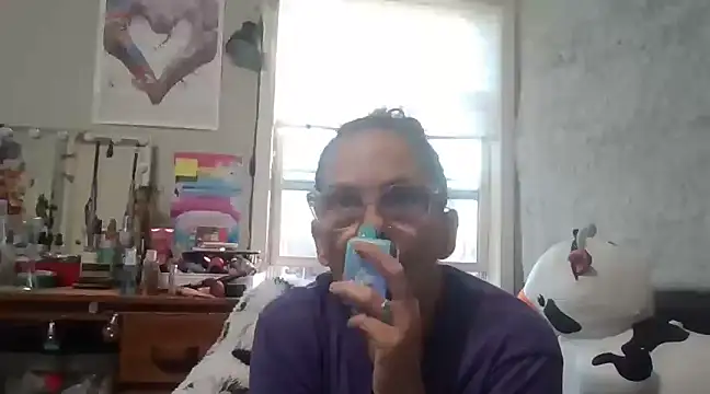 Snapshot of TopazVixen chatting on 03.03.25 TopazVixen online show from 03.03.25