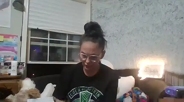 Snapshot of TopazVixen chatting on 03.09.25 TopazVixen online show from 03.09.25