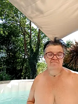 Snapshot of Vandeae44 chatting on 07.19.26 Vandeae44 online show from 07.19.26