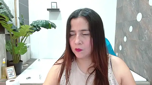 Heidy Wells online show from 07.10.26