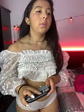 Snapshot of Isa_bel chatting on 12.26.24 Isa bel online show from 12.26.24