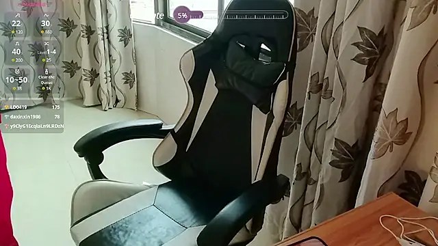 luoxuwen online show from 02.14.25