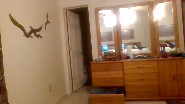 Snapshot of dcrick978 chatting on 09.10.25 dcrick978 online show from 09.10.25