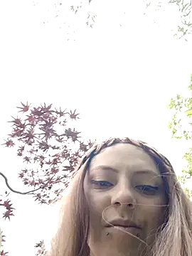 madelaine- online show from 03.07.25