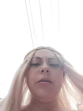 madelaine- online show from 03.17.26