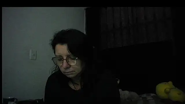 Evaaross 2345 online show from 12.19.25