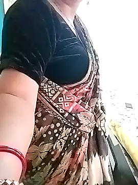 Snapshot of PayalSharmahot143 chatting on 10.23.25 PayalSharmahot143 online show from 10.23.25