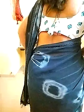 Snapshot of PayalSharmahot143 chatting on 11.24.25 PayalSharmahot143 online show from 11.24.25