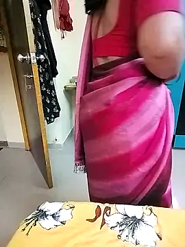 Snapshot of PayalSharmahot143 chatting on 11.30.25 PayalSharmahot143 online show from 11.30.25