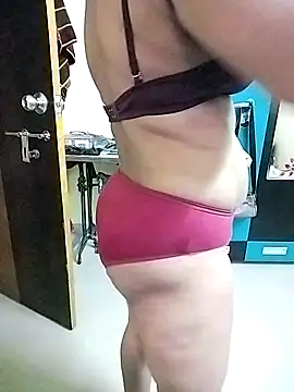 Snapshot of PayalSharmahot143 chatting on 12.23.25 PayalSharmahot143 online show from 12.23.25