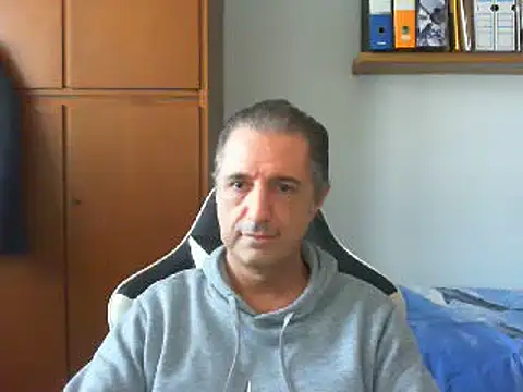 Snapshot of lliuk70mi chatting on 12.29.24 lliuk70mi online show from 12.29.24