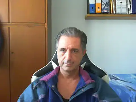 Snapshot of lliuk70mi chatting on 01.12.25 lliuk70mi online show from 01.12.25