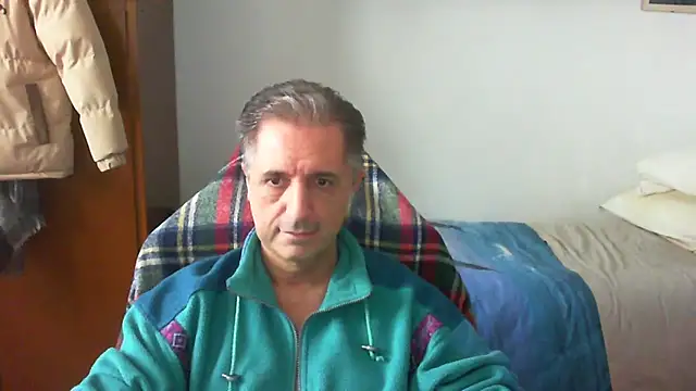 Snapshot of lliuk70mi chatting on 02.28.26 lliuk70mi online show from 02.28.26