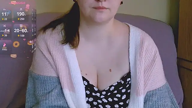 ChubbyMaia online show from 02.11.25