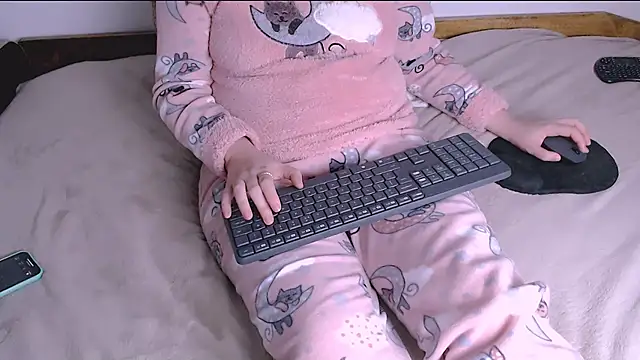 ChubbyMaia online show from 11.23.25