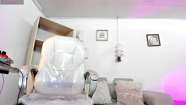 Snapshot of Alexx_Scoot chatting on 03.11.25 Alexx Scoot online show from 03.11.25