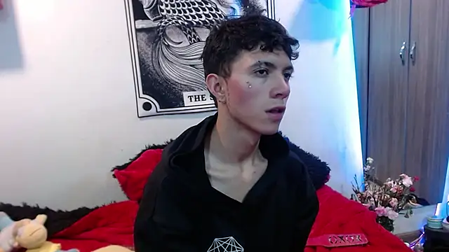 Snapshot of Justyn_Ross chatting on 12.16.25 Justyn Ross online show from 12.16.25